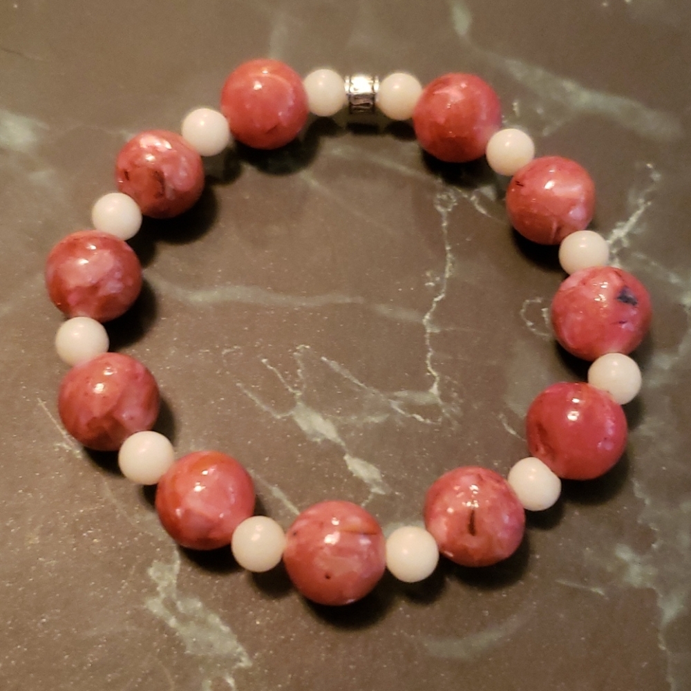Natural Shell and Snow Quartz Bracelet